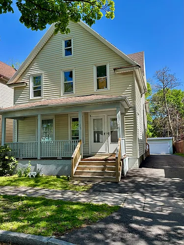 140 Benton St Photo 1
