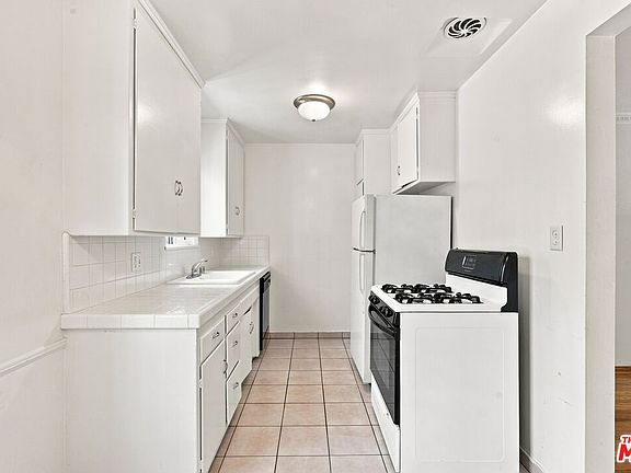 5th image of 3559 Sawtelle Blvd APT 2