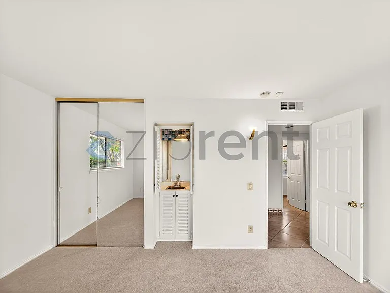 9534 Swinton Ave — Photo 29