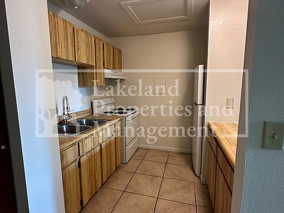 4th image of 732 Angelina Ln APT D