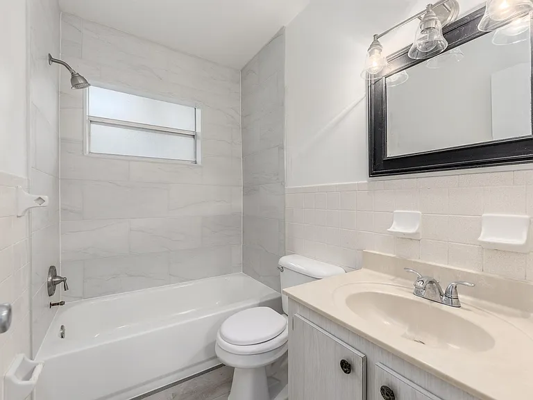660 SW Bryant Ave #10 — Photo 8