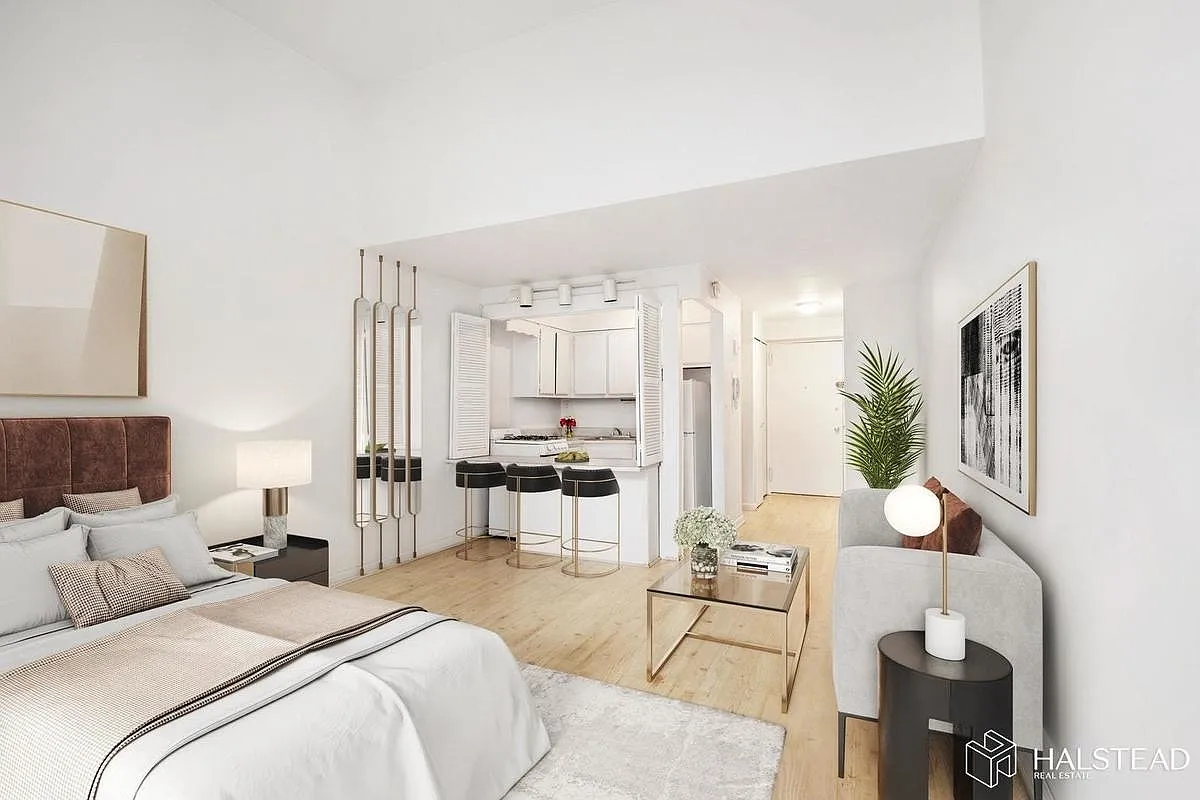 215 E 24th St APT 405 photo 1