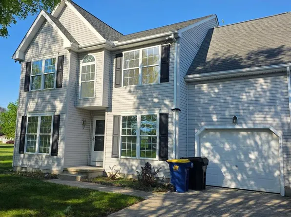 234 Fire Box Dr, Felton, DE 19943