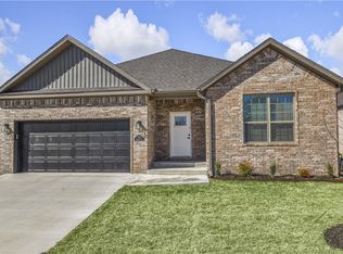 750 Harbison St, Bentonville, AR 72713