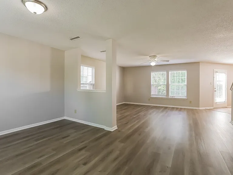 10841 Zimmerman Ln — Photo 4