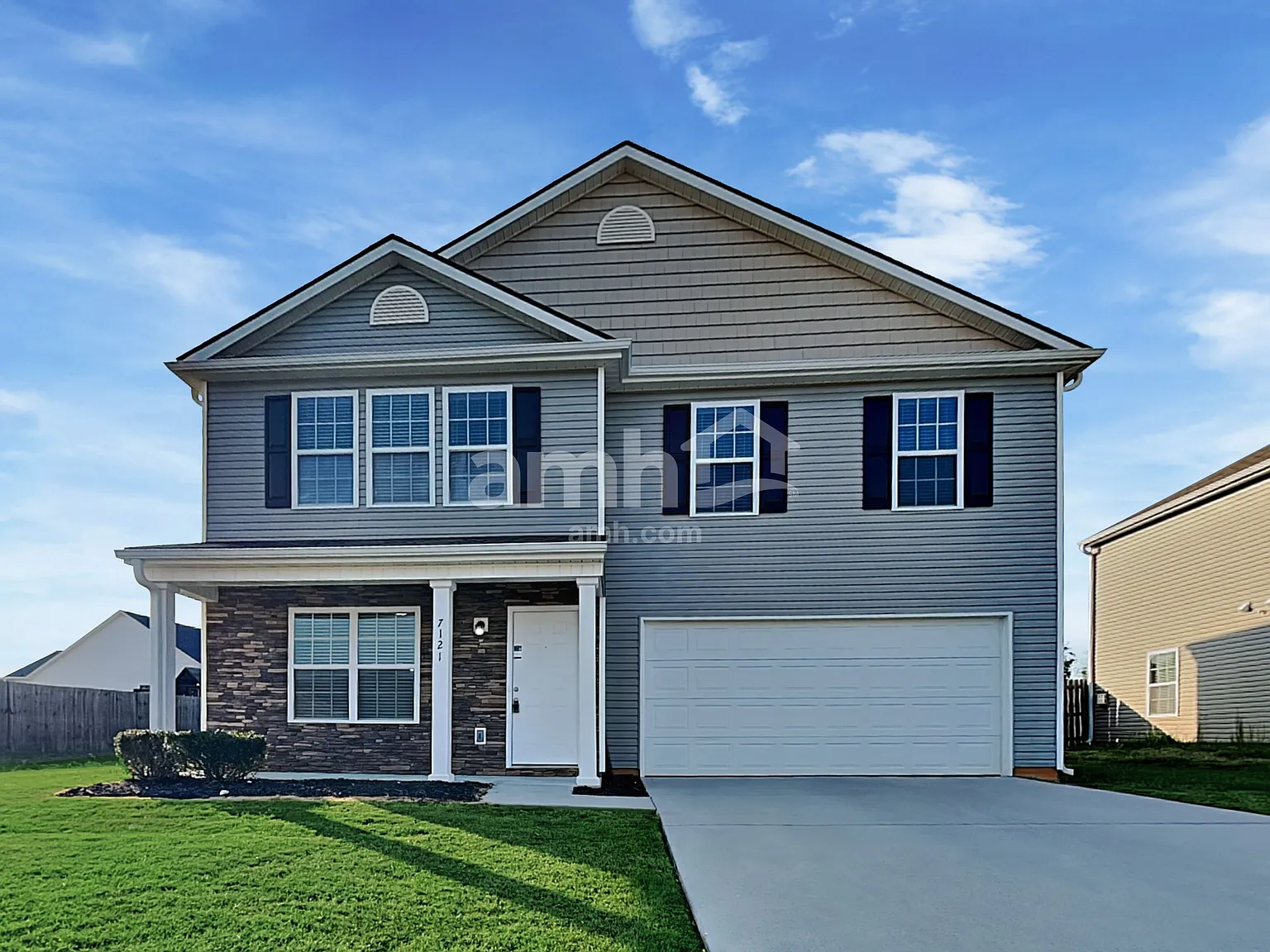 4 bed, 2.5 bath, 2635 sqft, $2,595 — Photo 1