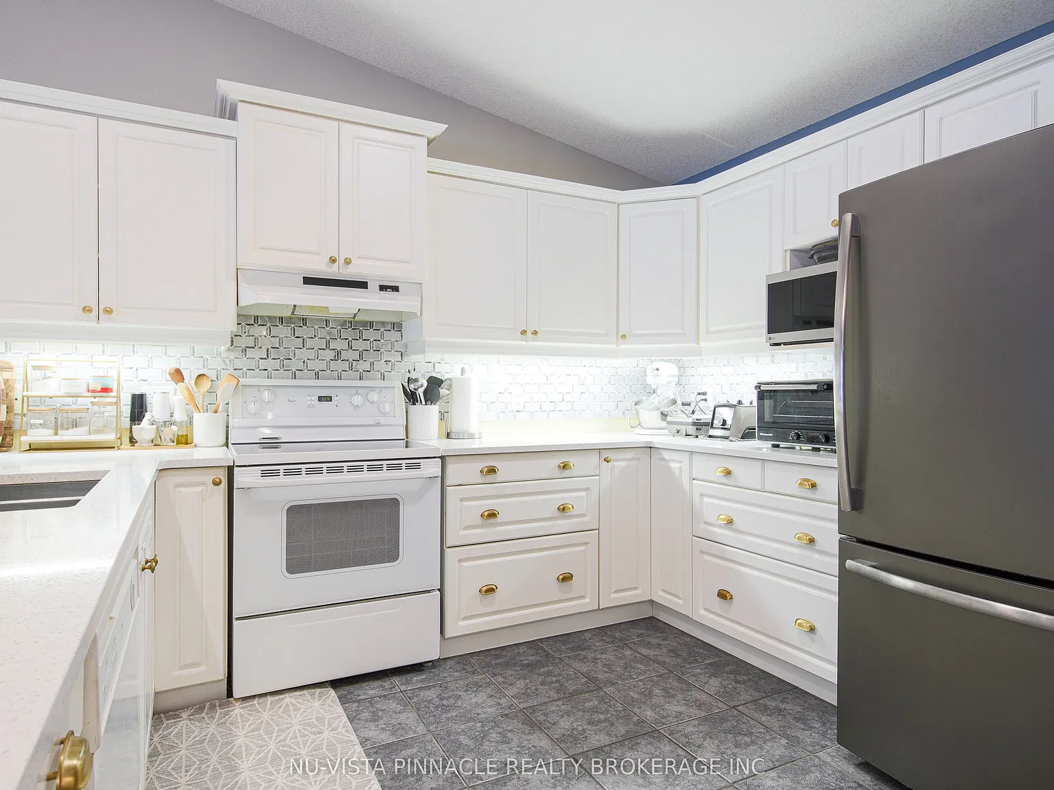 3 bed, $2,700 — Photo 4