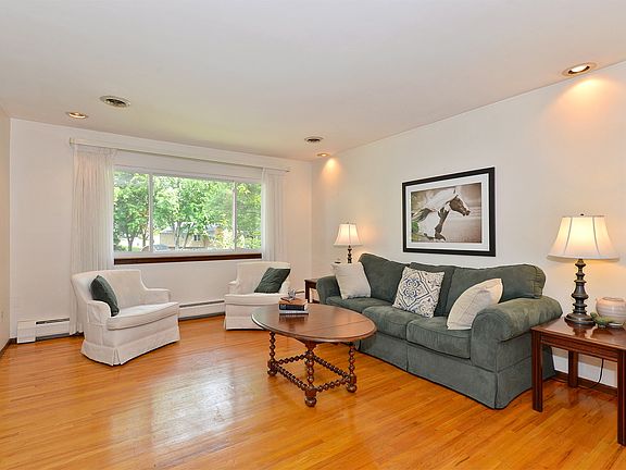 2nd image of 119 Kaufman Dr