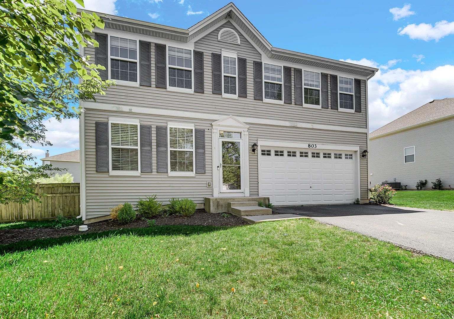 3 bed, 4.0 bath, 2485 sqft, $3,495 — Photo 4