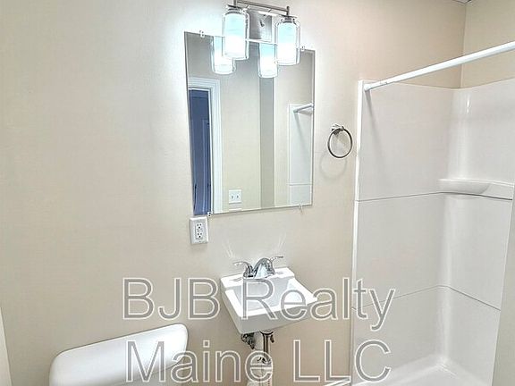 3rd image of 503 Cumberland Ave APT 3