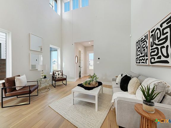 5th image of 618 Chambray Rd