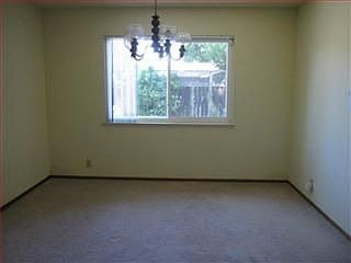 4th image of 165 Herlong Ave
