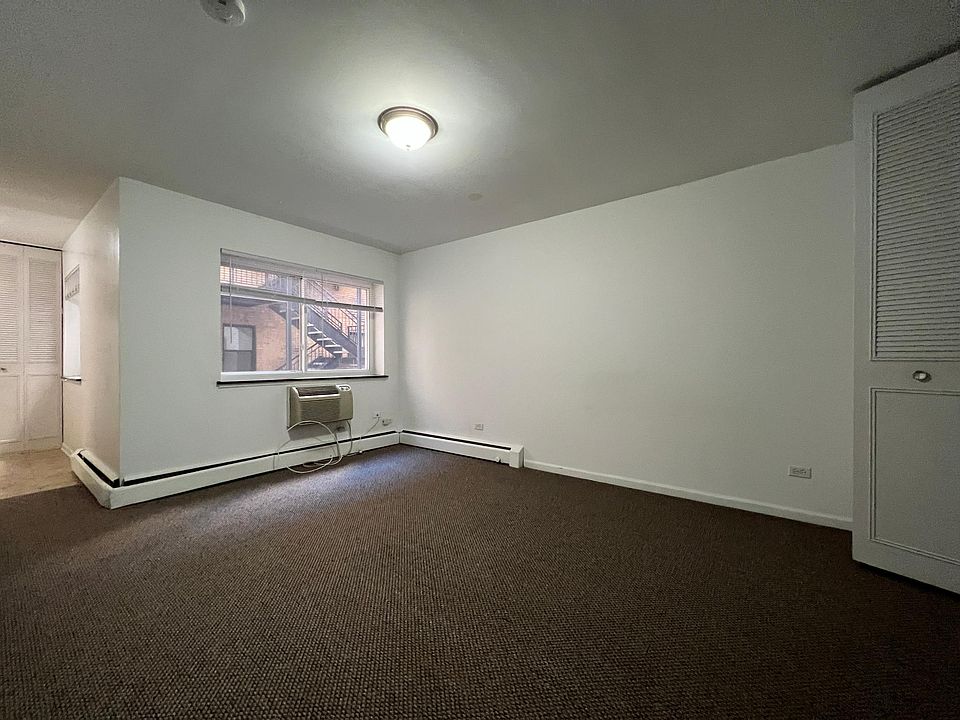 2nd image of 736 W Buena Ave APT 206