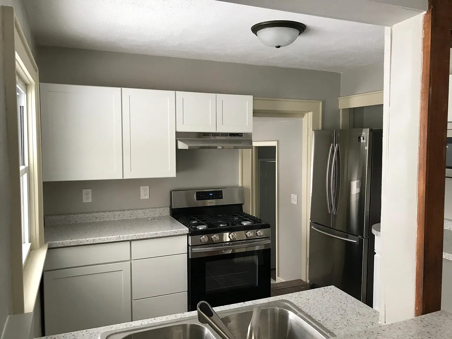 327 Kensington Rd photo 1