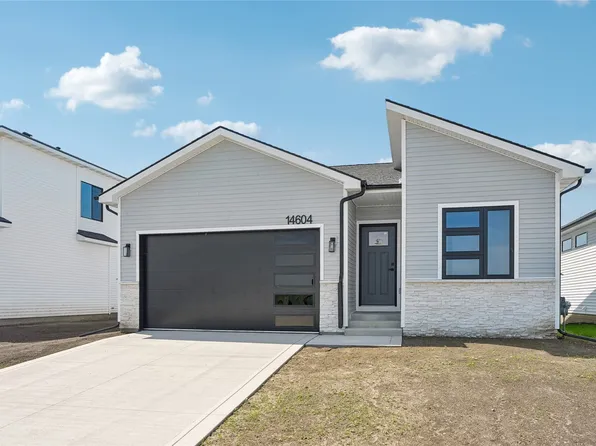 14604 Northpark Dr, Urbandale, IA 50323