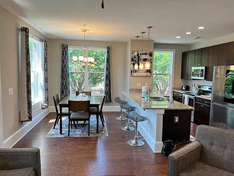 700 Finsbury St #207 — Photo 1