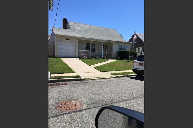1st image of 17 Seldin Ave