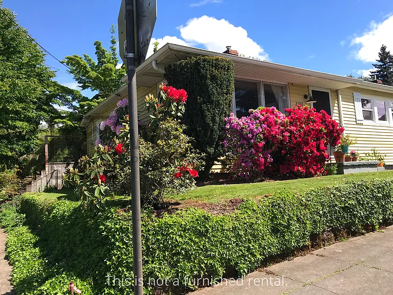 2702 SE 38th Ave — Photo 2