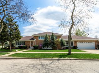 8840 Oswego Ave, Morton Grove, IL 60053