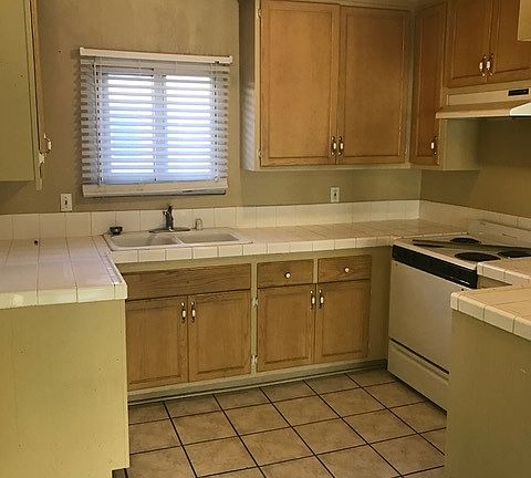 5th image of 218 E Tamarack Ave APT 11