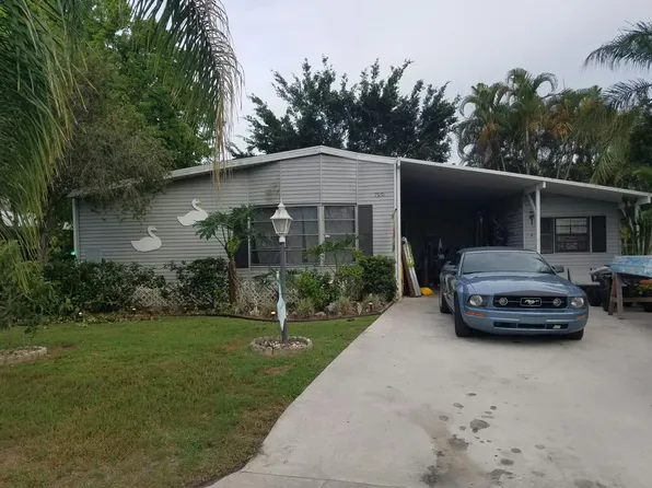 7951 SE Paradise Dr, Stuart, FL 34997