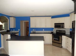 400 Kangaroo Ct, Columbia, MO 65202