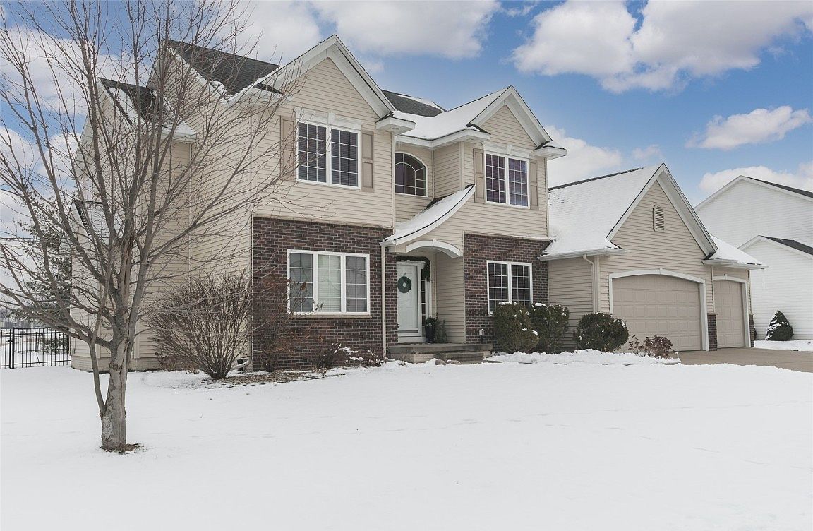 590 Landau St, Robins, IA 52328 Zillow