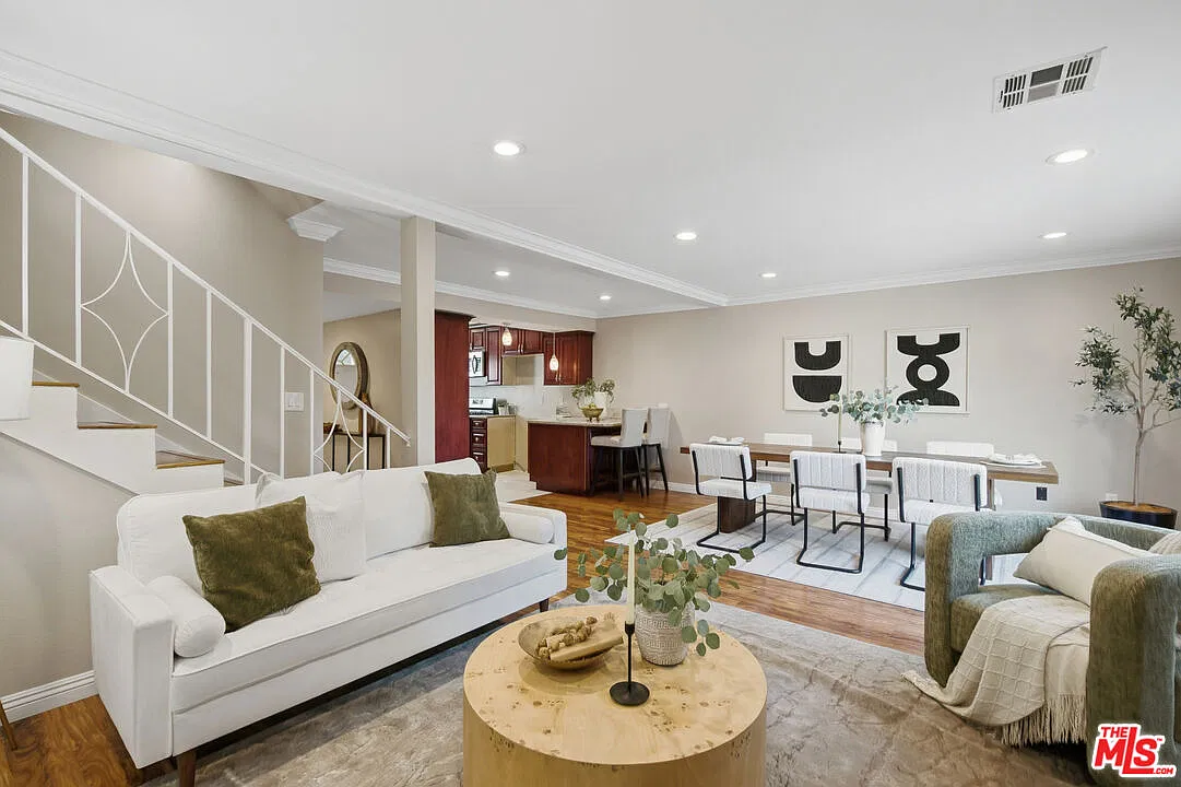 3 bed, 2.5 bath, 1502 sqft, $3,995 — Photo 3
