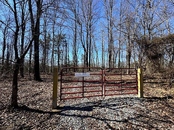 2nd image of 1061 Poplar Ridge Rd