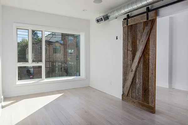 Rented by Bond New York | media 12