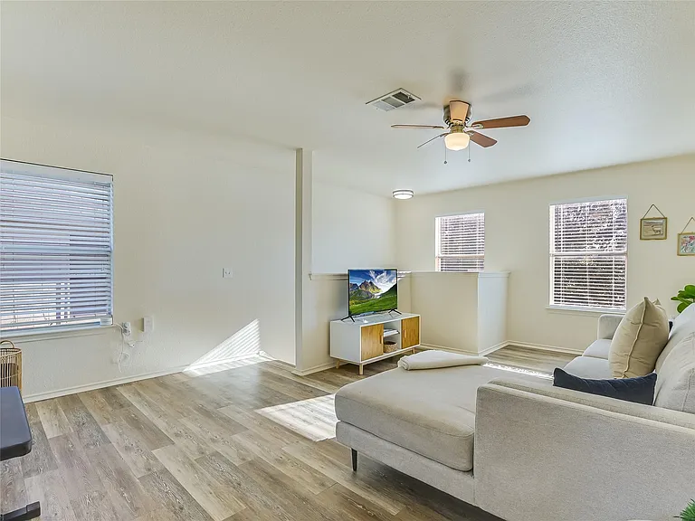5516 Rayburn Ln — Photo 10