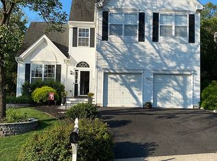 9 Plantation Rd, Whitehouse Station, NJ 08889