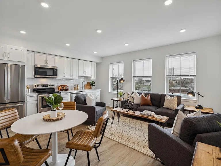 1201 W Girard Ave — Photo 14