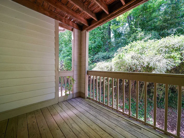 1052 Churchill Downs Ct #I — Photo 31