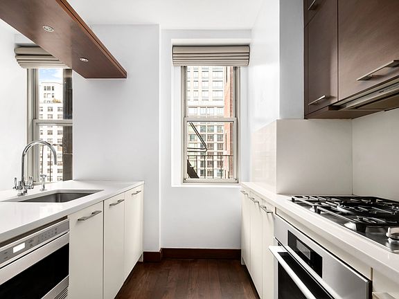 2nd image of 36 Gramercy Park E APT 7E
