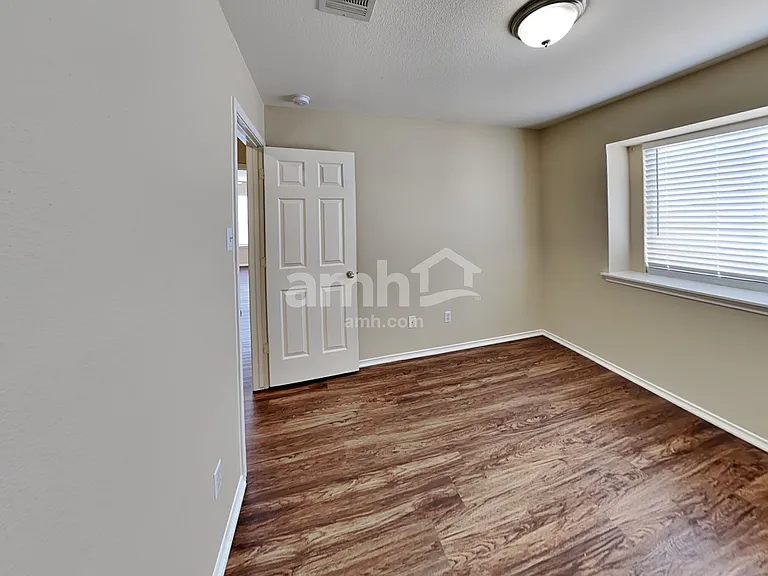 1011 Aiken Dr — Photo 16