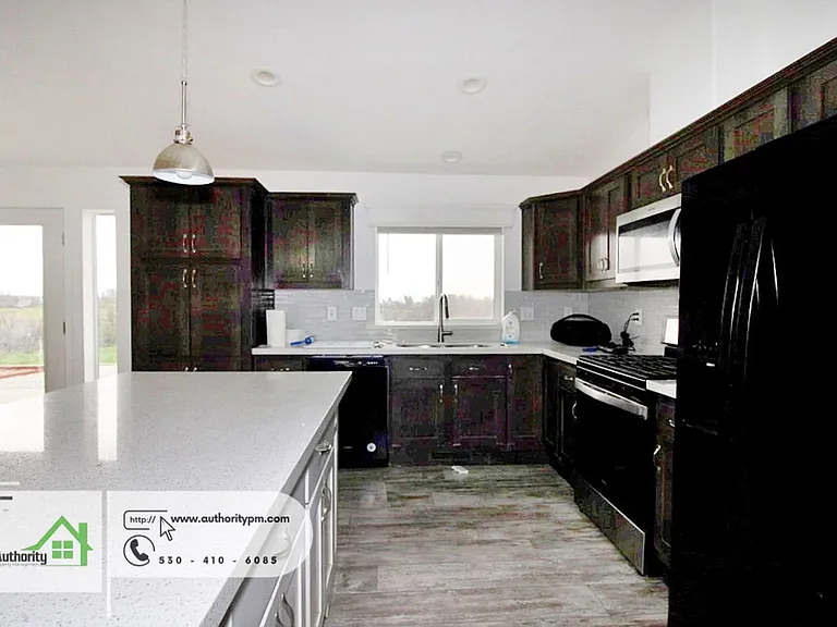 18848 Lorina Dr — Photo 13