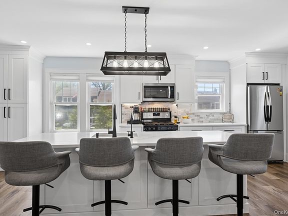 4th image of 2738 Miller Avenue