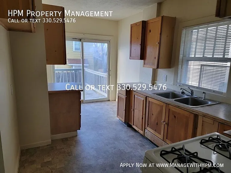 2280 26th St SW — Photo 8