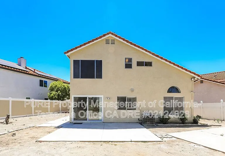 39625 Almansa Ct — Photo 15
