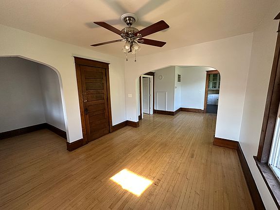 4th image of 1819 4th St NE APT 2