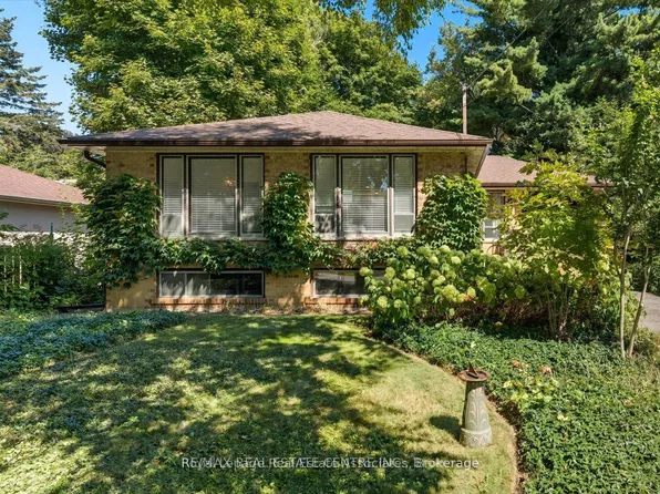 1229 Welwyn Dr, Mississauga, ON L5J 3J5