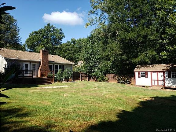 3rd image of 104 Dovewind Ct