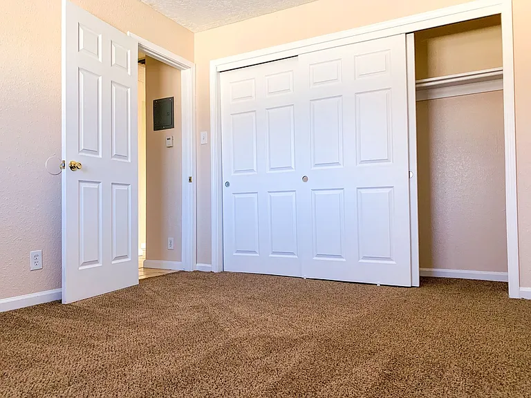 Desert Park Apartments — Photo 24