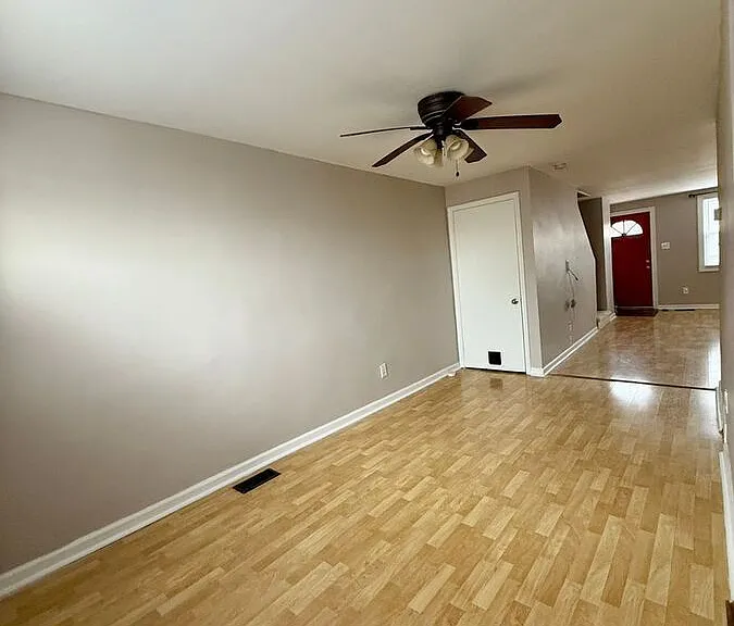 1074 N Academy Ave — Photo 6