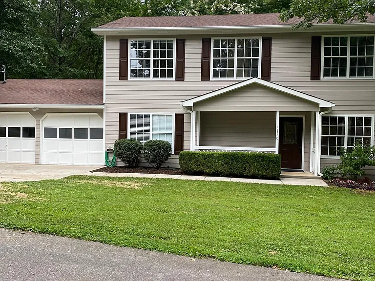 3220 Southshore Ct — Photo 1