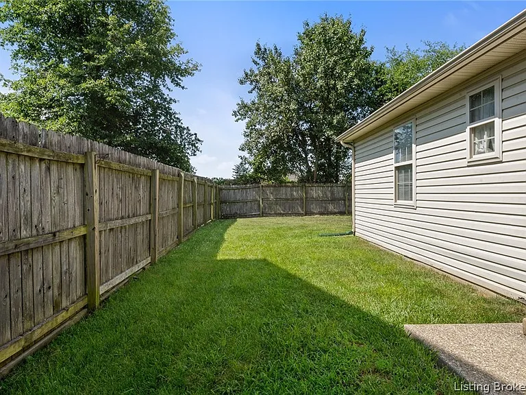 7836 Joseph Dr — Photo 19