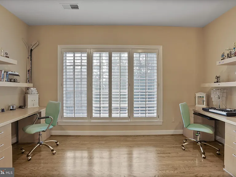 9864 Walker Glen Ct — Photo 105