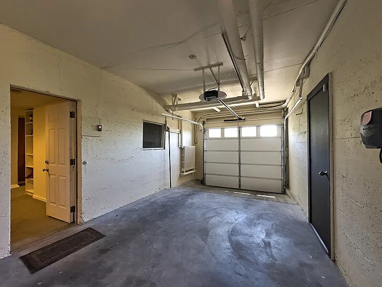 700 W Prospect St — Photo 37