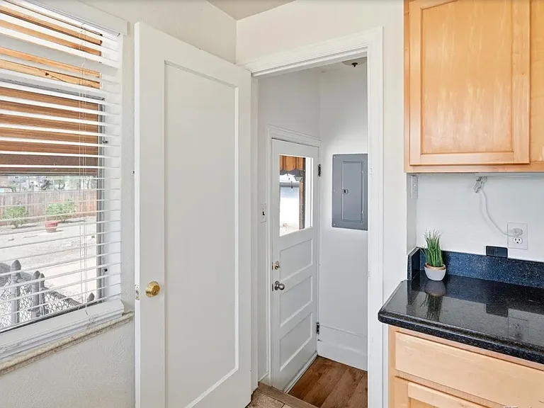 3835 Pierce St — Photo 17